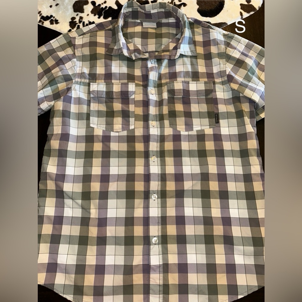 Columbia Short Sleeve Plaid Green & Purple Button Down Sz. M